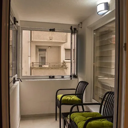 Urban Duplex Apartment *